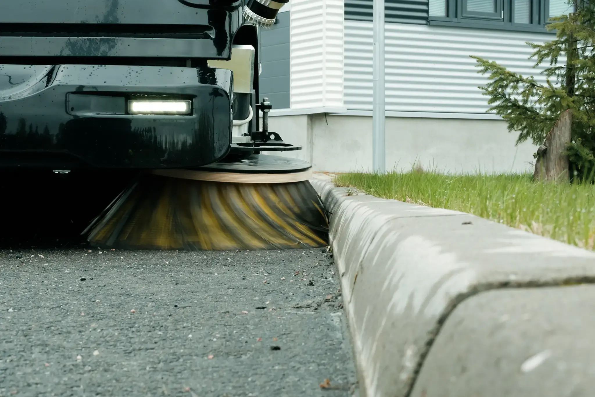 Close up picture of Trombias autonomous street cleaner's brush.